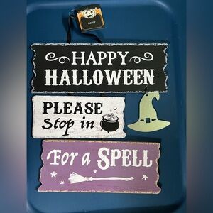 Halloween sign - three tiers with silver metal hanging pointy witch hat